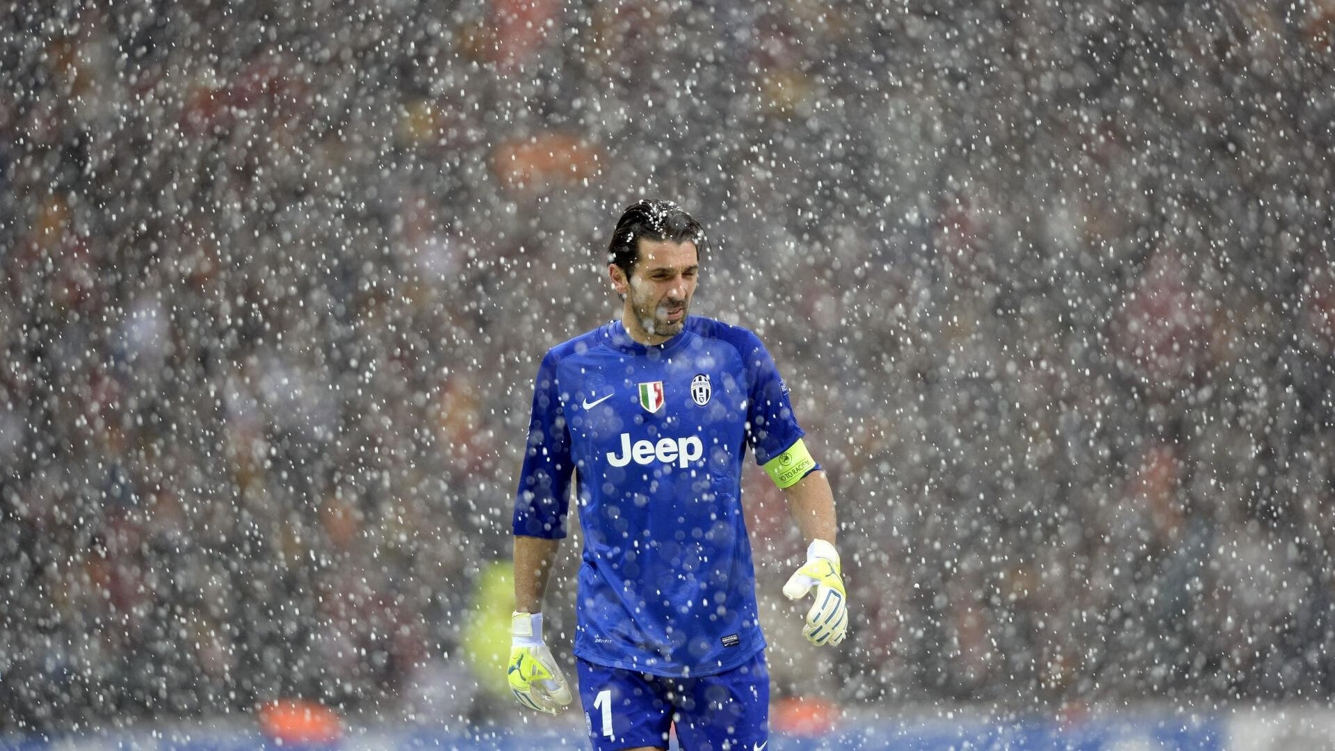 传奇场地再现：著名球场背后的故事与揭秘，传奇场地再现_著名球场背后的故事与揭秘