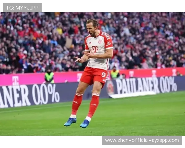 凯恩禁区内转身抽射得分，动作干净利落